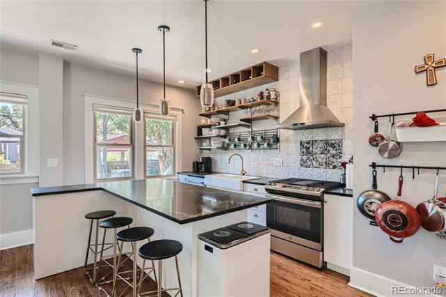 Building Photo - 2305 Hudson St