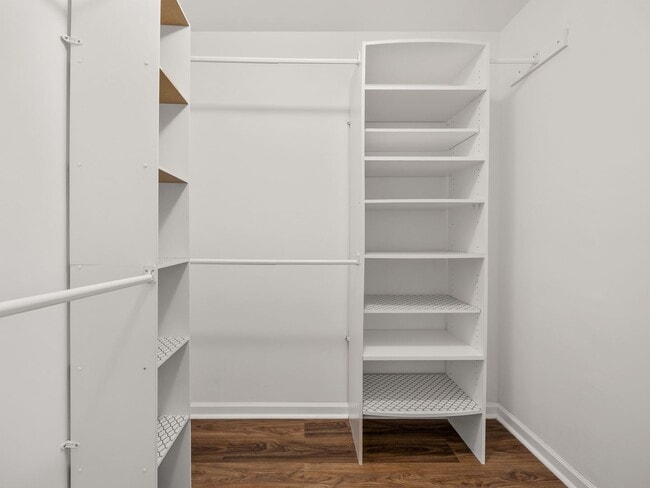 Building Photo - Beautiful 4 bedroom 2 bathroom house ready for you to call home!