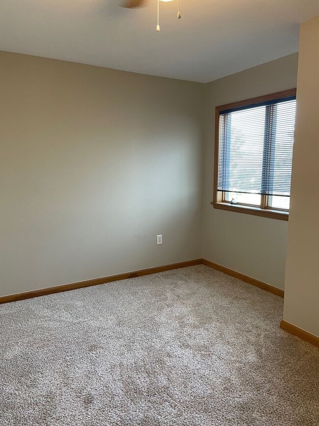 Building Photo - Waterfront! 3 Bedroom, 2 Bath Condo- Erie Village, East Syracuse