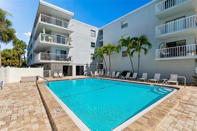 Building Photo - 719 Pinellas Bayway S
