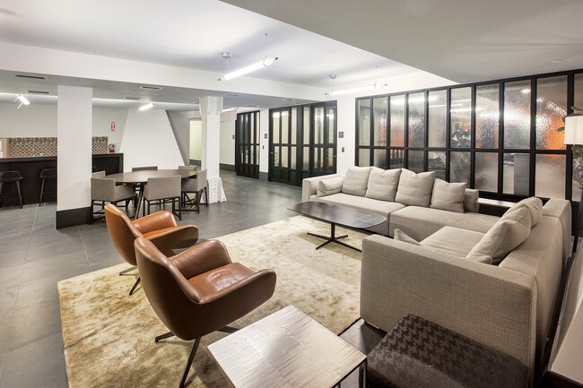 Building Photo - 51 Jay St