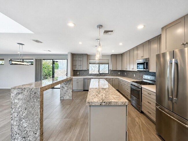 Building Photo - 4 Saturn Cir