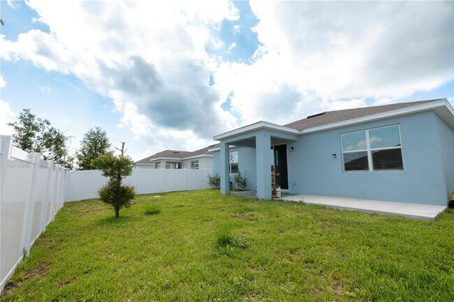 Building Photo - 2203 Pigeon Plum Dr