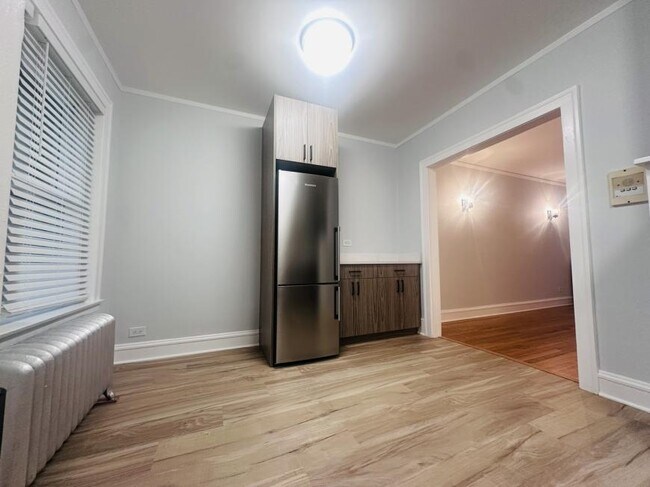 Building Photo - 0 bedroom in Chicago IL 60640