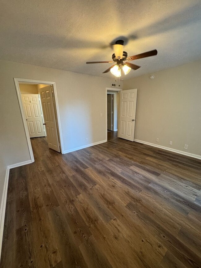 Building Photo - 420 Elysian Fields Rd