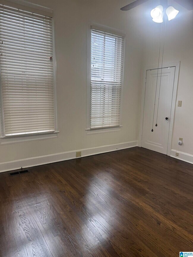 Building Photo - 3904 8th Ct S