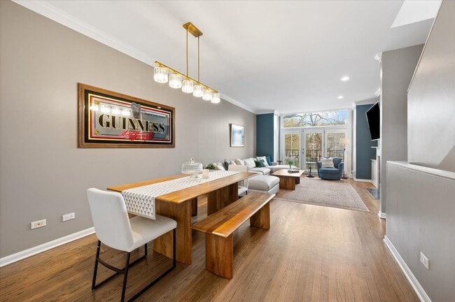 Building Photo - 1214 W School St