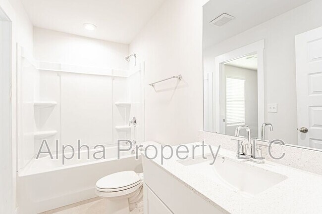 Building Photo - 212 Round Back Way