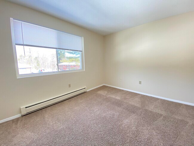 Building Photo - 99 Powers St