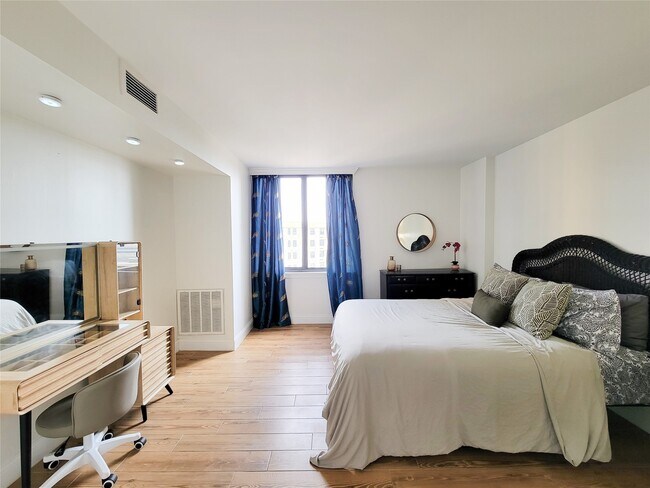 Building Photo - 3525 Sage Rd