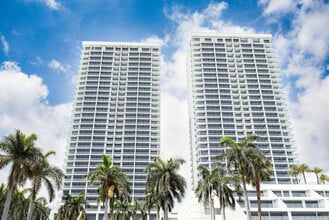 Building Photo - 529 S Flagler Dr