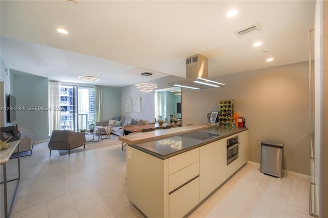 Building Photo - 1000 Brickell Plaza