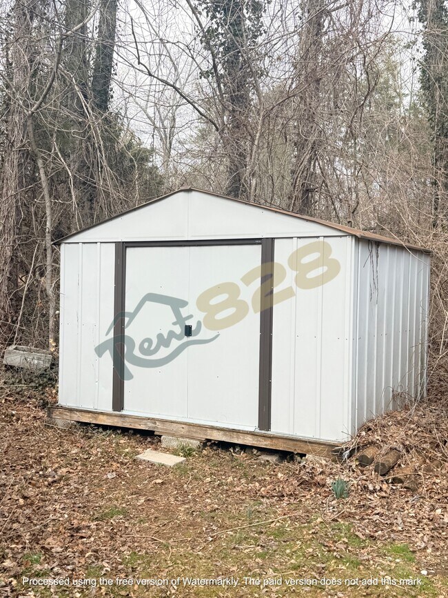 Building Photo - 85 Pennwood Ln