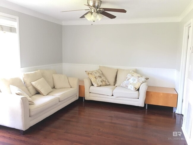 Building Photo - 2066 Sea Cliff Dr N