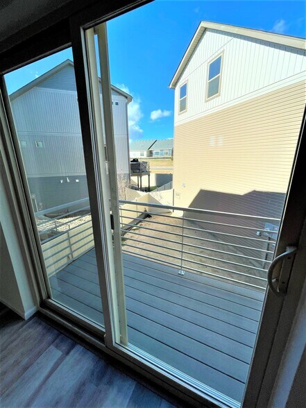 Building Photo - 6036 Callan Dr