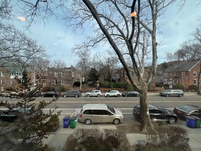 Building Photo - Lovely 2 Bed 2 Bath Gardens House w Terrace