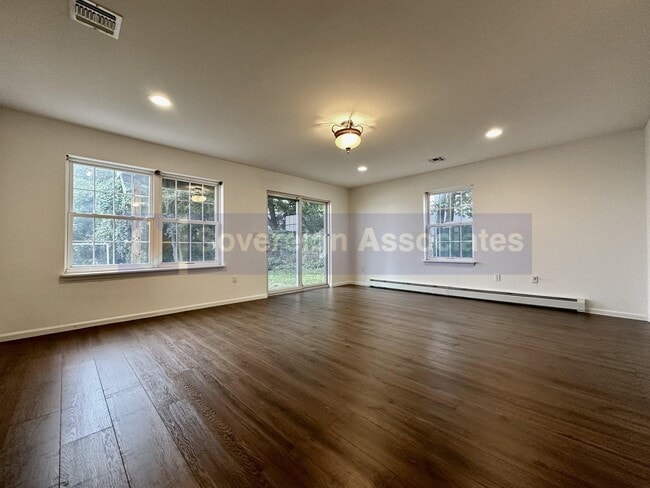 Building Photo - 36 Rockland St