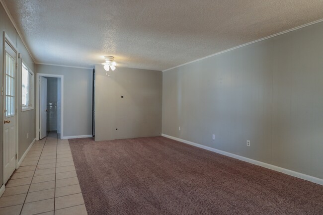 Building Photo - North Lubbock Home Waiting for You!