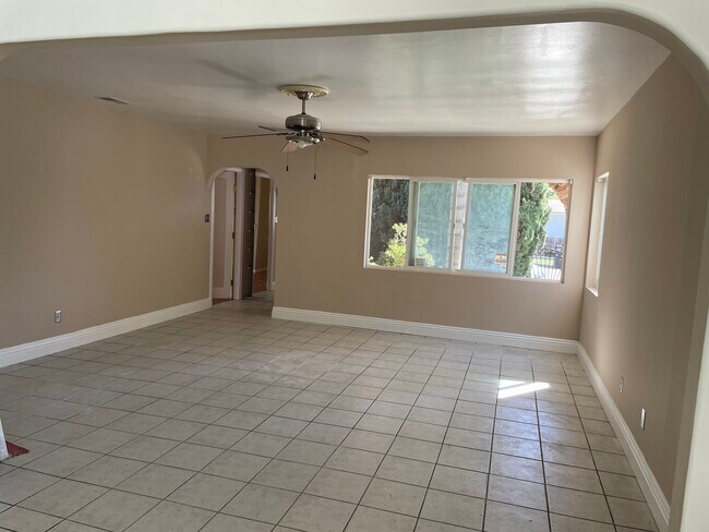 Building Photo - 6641 Charner St