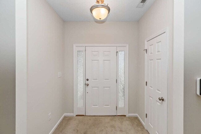 Building Photo - 19 Denby Cir