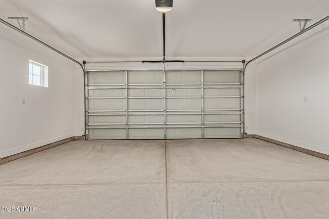 Building Photo - 1564 N Pueblo Dr
