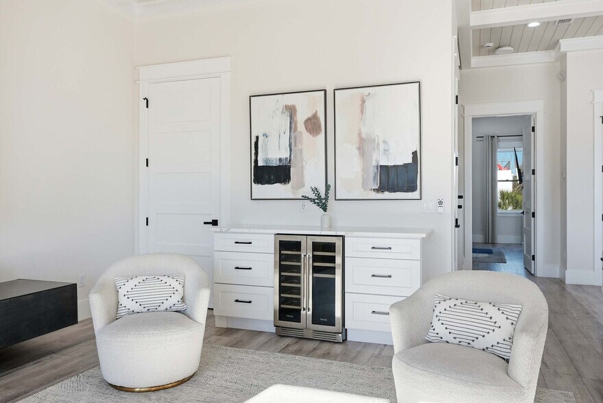 Building Photo - 14300 Millcole Ave