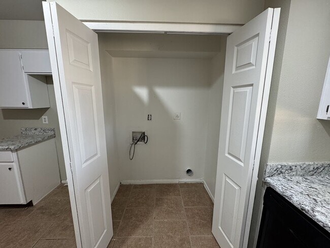 Building Photo - 5723 N 68th Dr