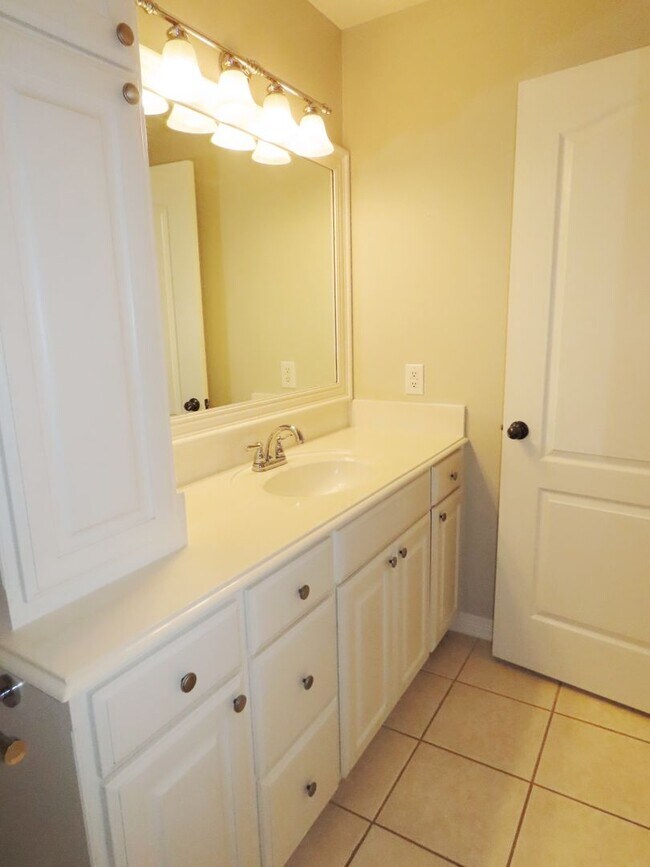 Building Photo - Gated Community in Whitehouse! Gorgeous 3 Bedroom, 2 Bath Home