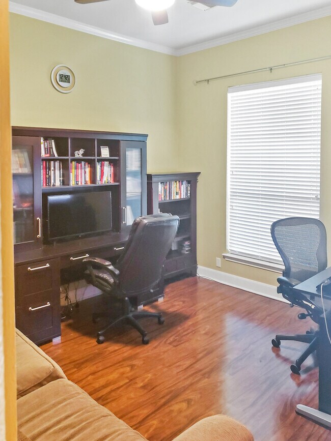 Building Photo - 8109 Endeavor Cir