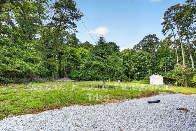 Building Photo - 5108 Lakeshore Ct
