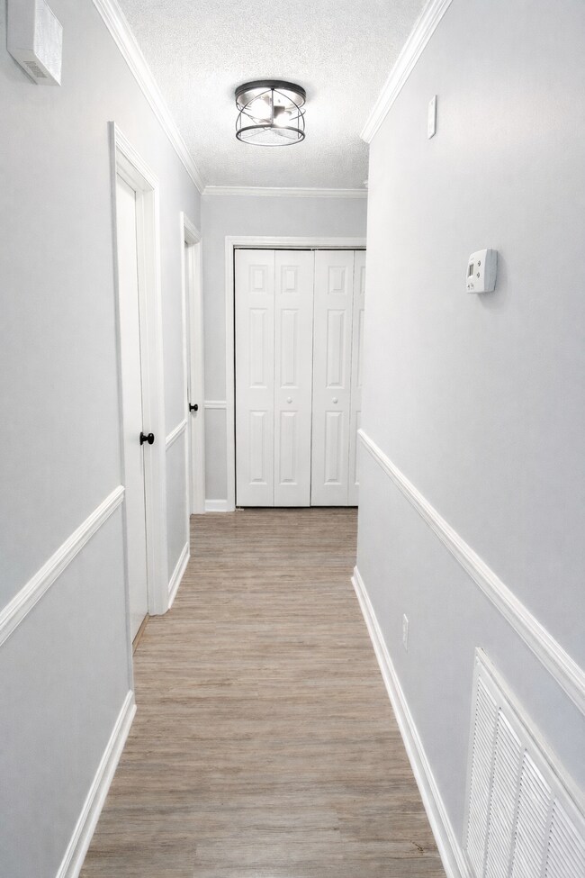 Building Photo - 1433 Garden Farm Dr