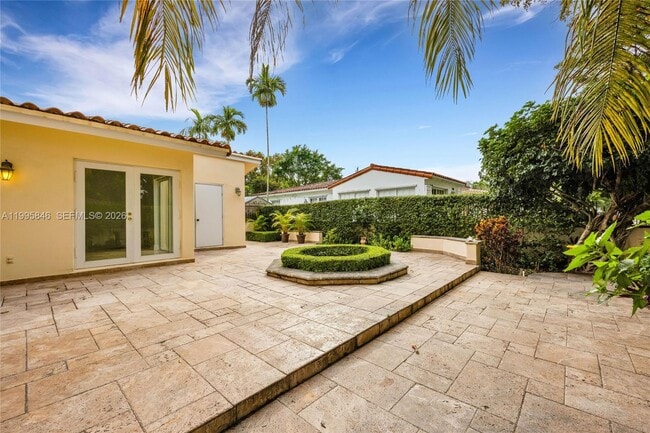 Building Photo - 1240 Ortega Ave