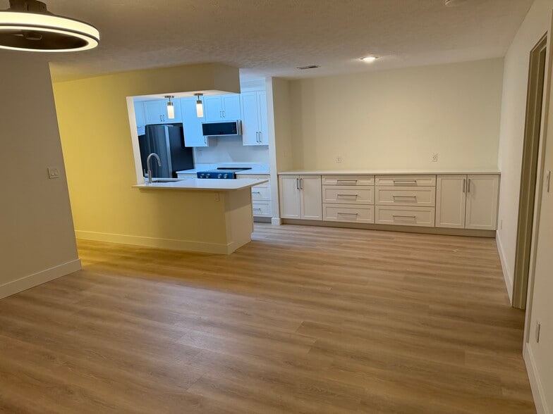 Beautiful Contemporary Kitchen - 120 Creekwood Dr