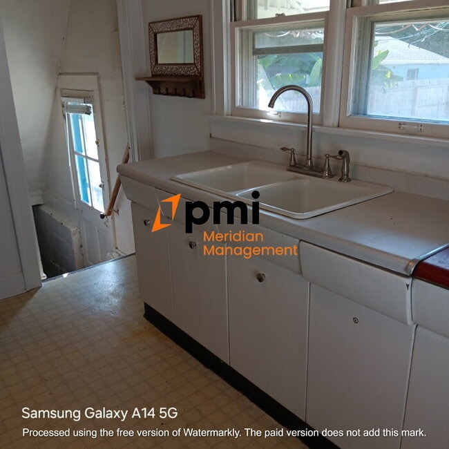 Building Photo - 5041 W 13th St