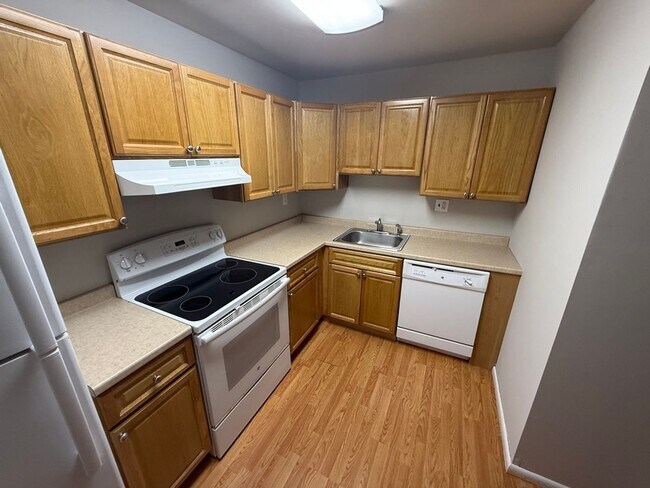 Building Photo - 326B Saybrook Lane