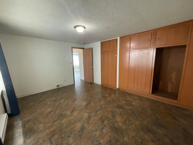 Building Photo - 2 Bed, 1 Bath in- Downtown Ferndale