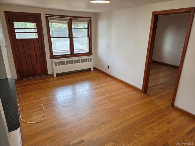 Building Photo - 26 Mearns Ave