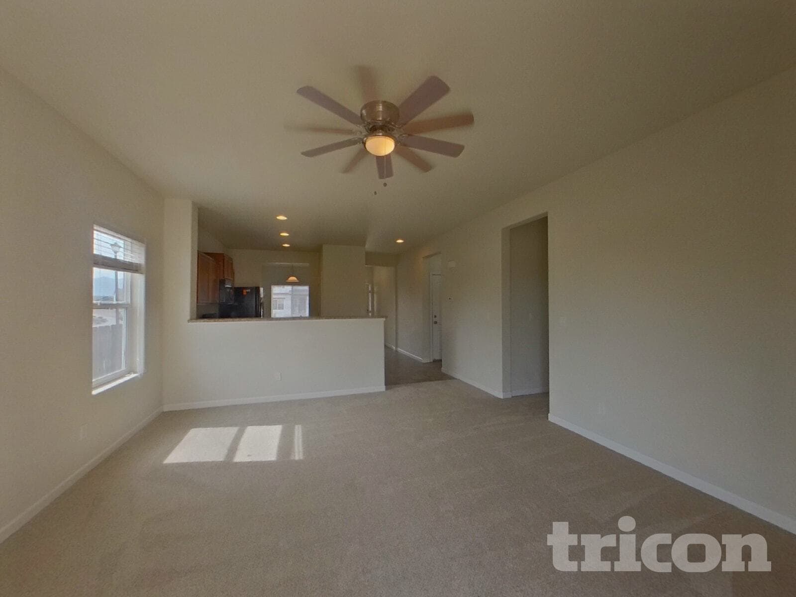 Building Photo - 6585 Kearsarge Dr