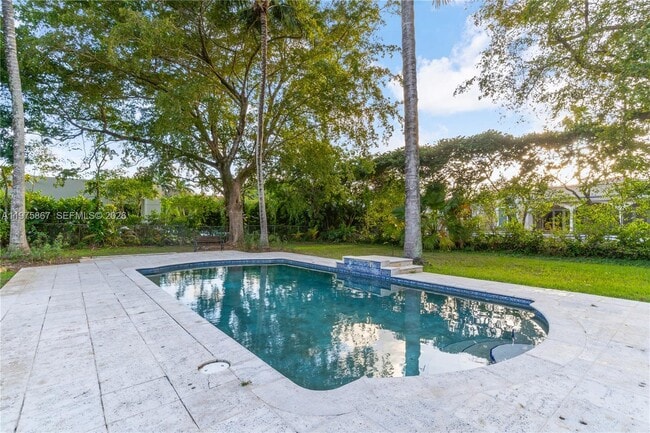 Building Photo - 8700 SW 64th Ave