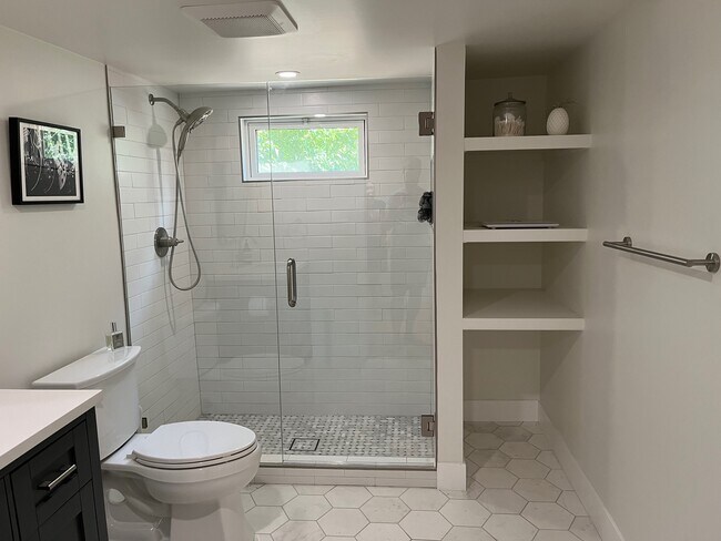 Building Photo - 933 Harrison St