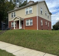 Building Photo - Charming 2 Bed 1 Bath in the Tree Streets!