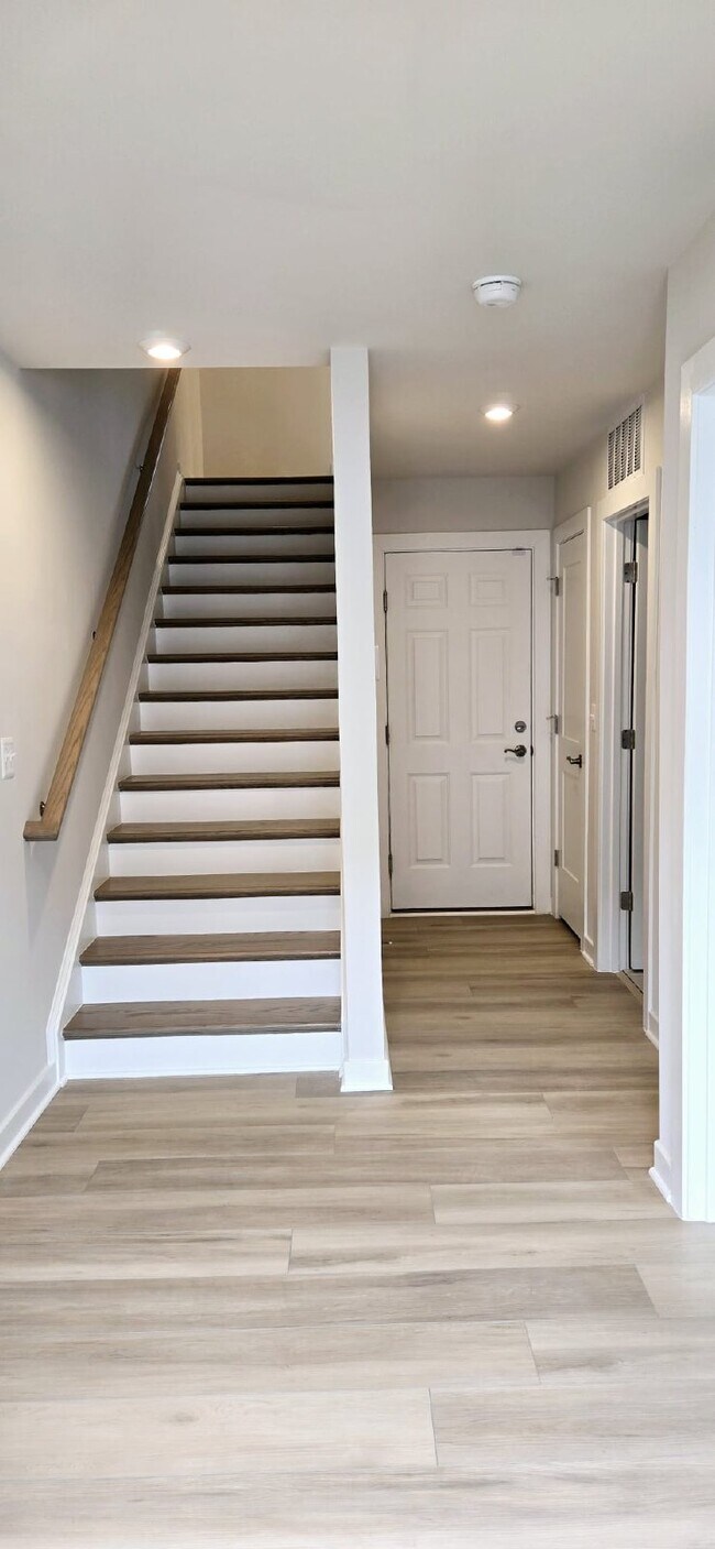 Building Photo - Welcome to this brand-new, never-before-li...