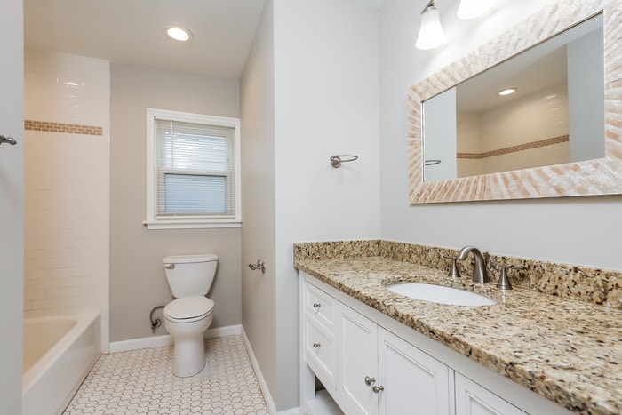 Building Photo - 1075 Meadow Dr