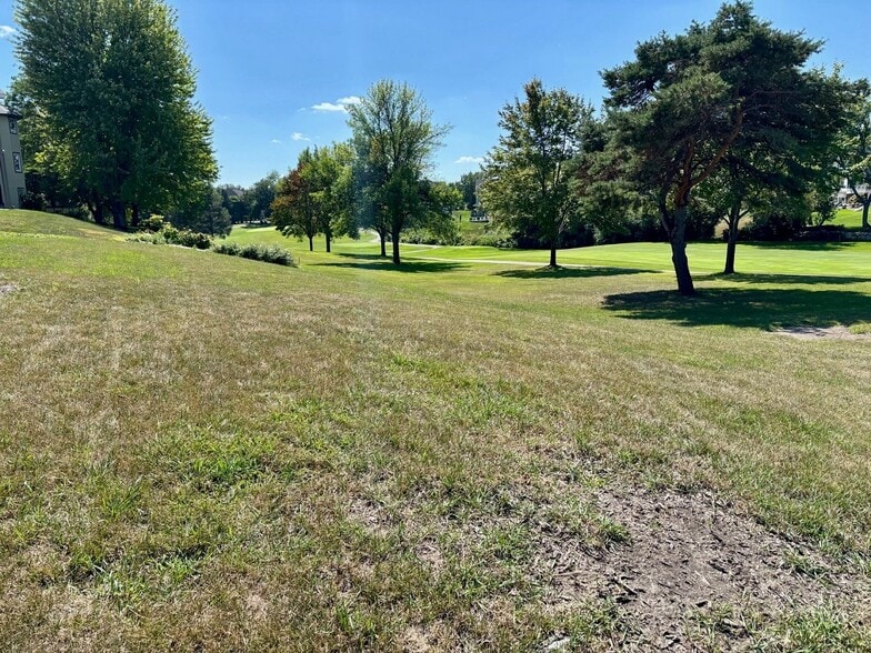 Building Photo - 2077 Woodstone Dr