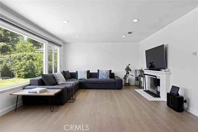 Building Photo - 1637 Elevado Ave