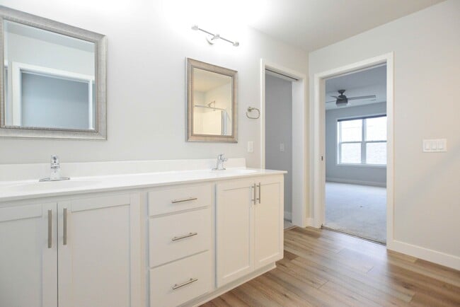 Building Photo - 2833 Endive Dr