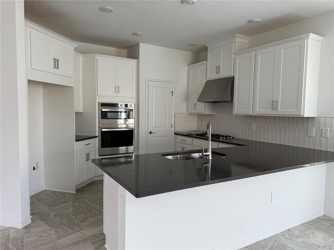 Building Photo - 5262 Kildare Pl