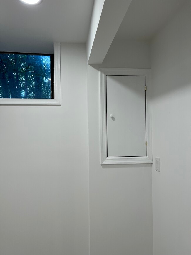 Building Photo - 7950 Inverness Ridge Rd