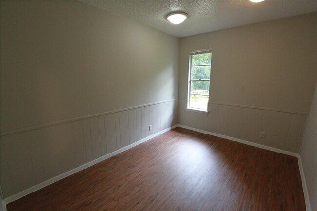 Building Photo - 6606 Betty Cook Dr