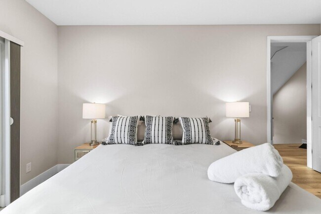 Building Photo - 5051 Savannah St